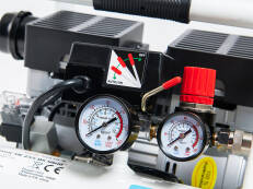 Starkwerk Flüsterkompressor Druckluftkompressor Kompressor Silent SW 255/08 ölfrei inkl. SET